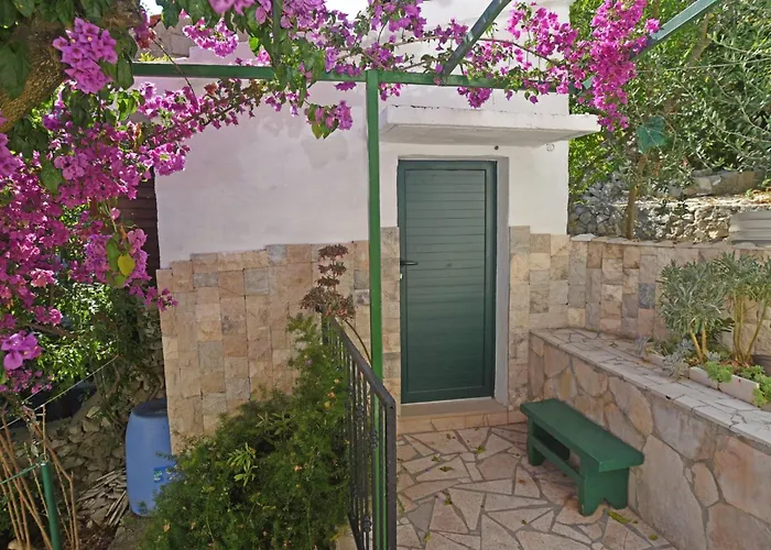 Veronika Tatil Evi *